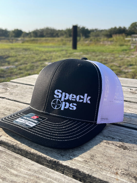 Speck Ops Black and white hat
